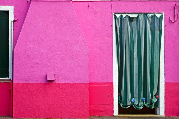 Burano Adası, Venedik, İtalya 'da renkli evler alındı — Stok fotoğraf