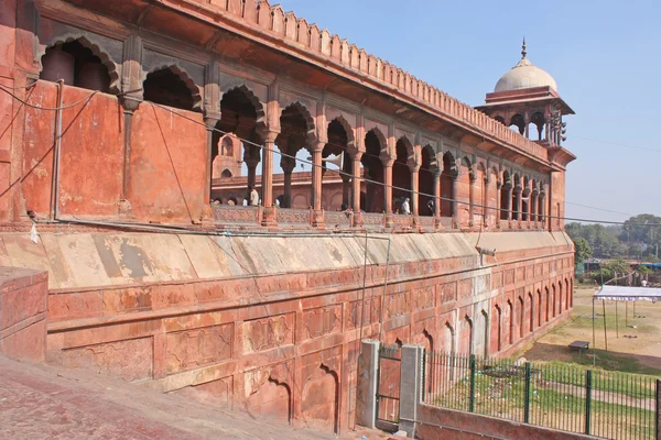 Galería de pilares en el Fuerte Agra. Agra, Uttar Pradesh, India — Foto de Stock