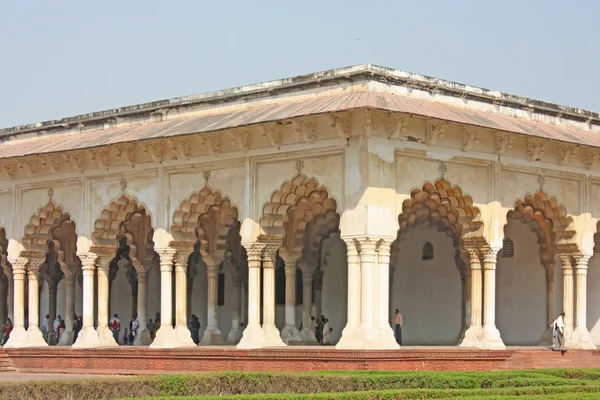 Galeria de pilares no Forte Agra. Agra, Uttar Pradesh, Índia — Fotografia de Stock