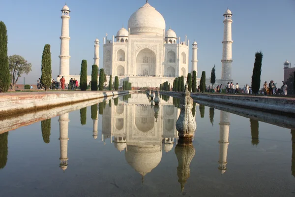 Taj mahal, en berömda historiska monument på Indien — Stockfoto