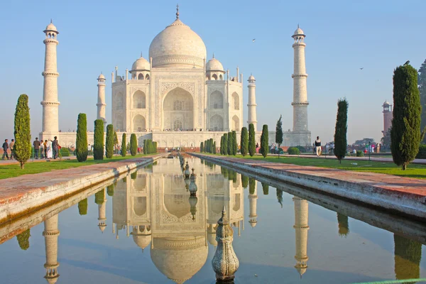Taj mahal, en berömda historiska monument på Indien — Stockfoto