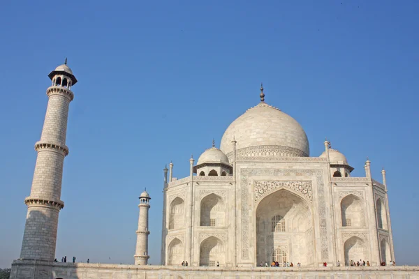 Taj mahal, slavnou historickou památkou Indie — Stock fotografie