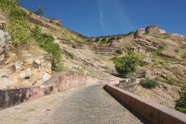 Nahagarh fort met uitzicht op de roze stad van jaipur in de Indiase deelstaat Rajasthan — Stockfoto