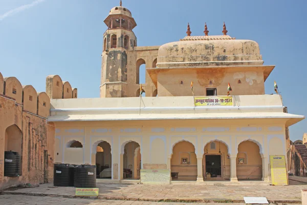 Nahagarh fort med utsikt över den rosa staden jaipur i den indiska delstaten rajasthan — Stockfoto