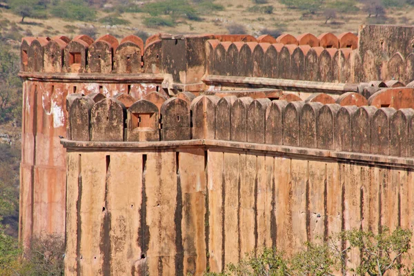 El Fuerte Jaigarh cerca de Jaipur es uno de los fuertes más espectaculares de la India — Foto de Stock
