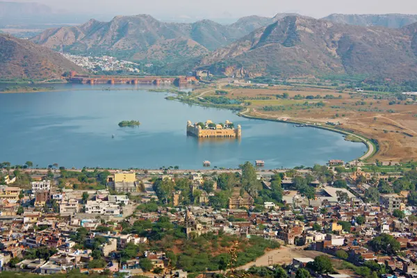 Palacio del Agua (Jal Mahal) en el lago Man Sagar. Jaipur, Rajastán, India. Siglo XVIII. El palacio Dzhal-Mahal . — Foto de Stock