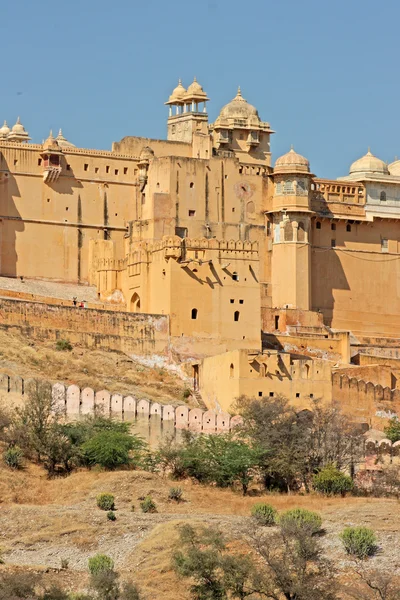 Piękny Bursztyn fortu, w pobliżu miasta jaipur w Indiach. Radżastan — Zdjęcie stockowe
