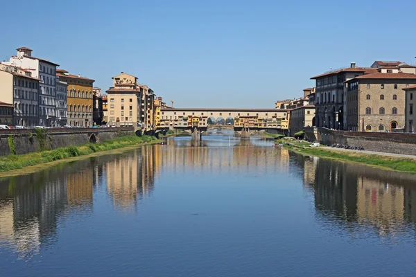 Ancien pont Ponte Vecchio à Florence. Italie — Photo