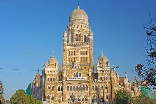 Vacker gammal byggnad nära vicoria terminus i mumbai, Indien — Stockfoto