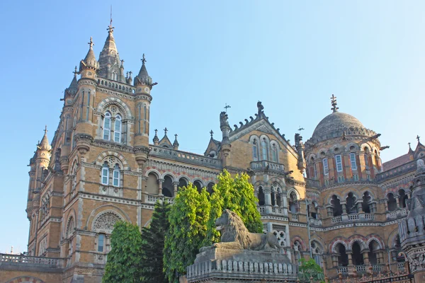 뭄바이, 인도에서 유명한 빅토리아 terminus 역 — 스톡 사진