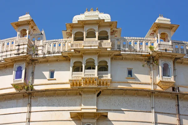 Palácio da cidade de Udaipur tomado em Rajasran, Índia — Fotografia de Stock