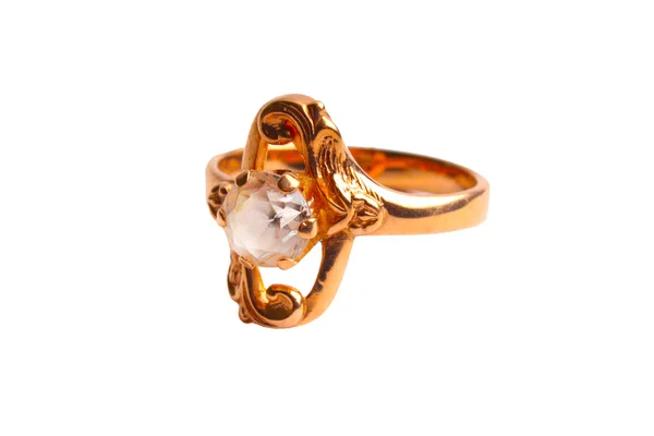 Anello dorato con diamante, isolato su sfondo bianco — Foto Stock
