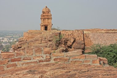 Fort badami, karnataka, Hindistan, Asya, kayalık dağ ve mağara tapınaklar üstüne