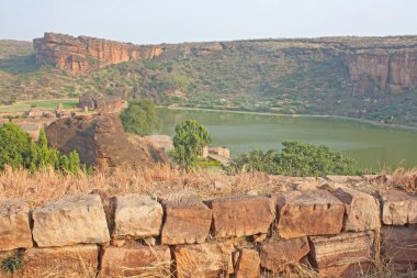 Fort badami, karnataka, Hindistan, Asya, kayalık dağ ve mağara tapınaklar üstüne