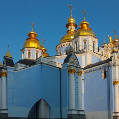 st. Michael Kiev katedral içinde altın copes