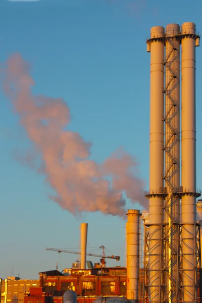 A város ipari üzem füst — Stock Fotó