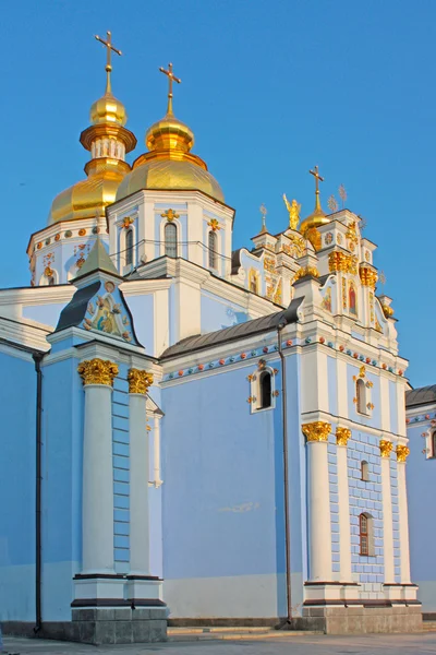 Golden copes of st. Michael in cathedral in Kiev — Stock Photo, Image