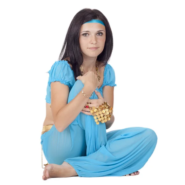 Bauchtänzerin in orientalischer blauer Kleidung — Stockfoto