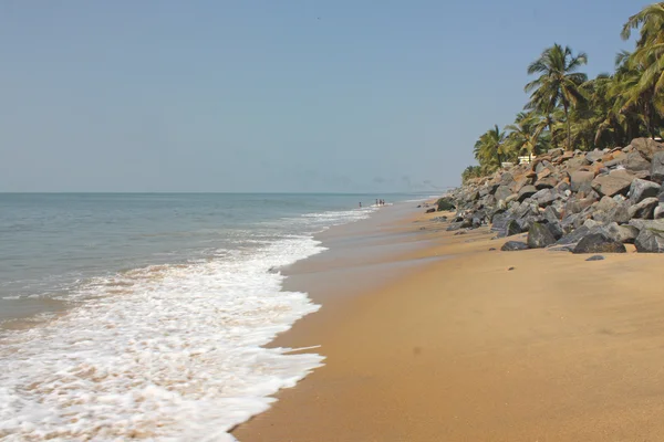 Tropická pláž v varkala, kerala, Indie — Stock fotografie