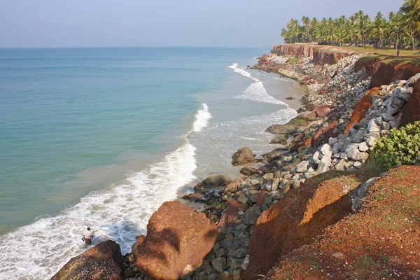 Praia tropical em Varkala, Kerala, Índia — Fotografia de Stock