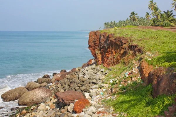 Tropická pláž v varkala, kerala, Indie — Stock fotografie