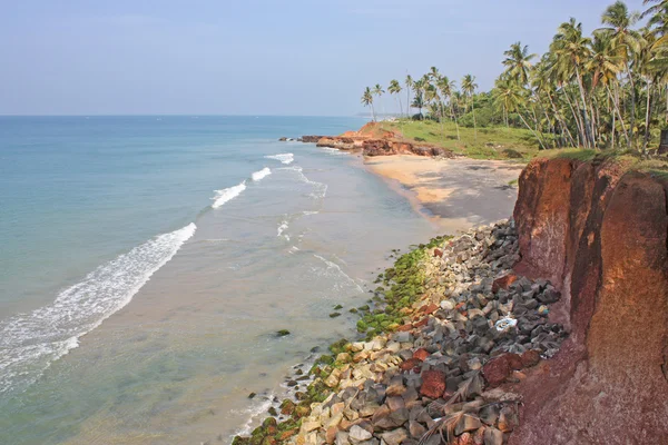Tropická pláž v varkala, kerala, Indie — Stock fotografie