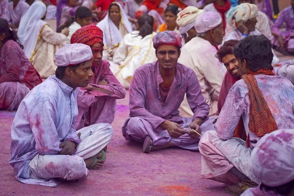 Cubierto de pintura en el festival Holi — Foto de Stock