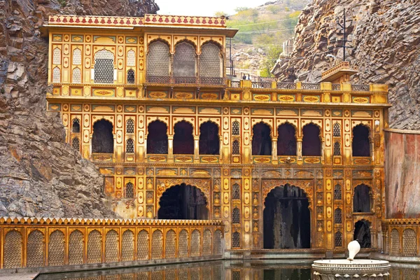 Templo Galtaji es el Palacio de los Monos , — Foto de Stock