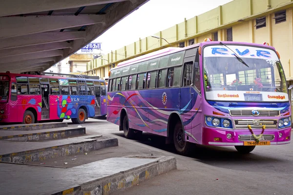 Typisch bunter Bus von Tamil Nadu — Stockfoto