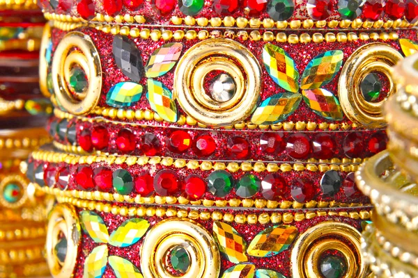 Indiase armbanden met verschillende kleuren — Stockfoto