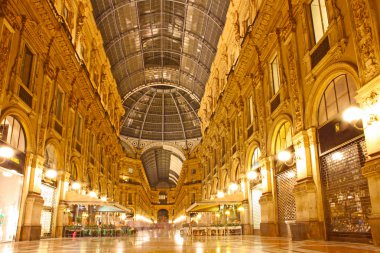 Milan, İtalya alınan vittorio emanuele Galerisi