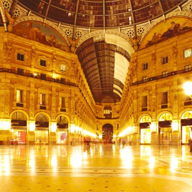 Milan, İtalya alınan vittorio emanuele Galerisi