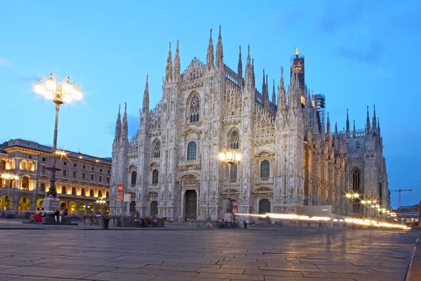 Catedral Cúpula tomada en Milán por la noche, Italia —  Fotos de Stock