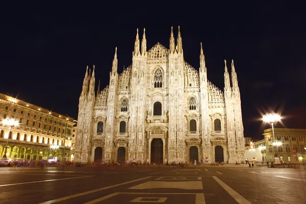 Catedral Cúpula tomada en Milán por la noche, Italia —  Fotos de Stock