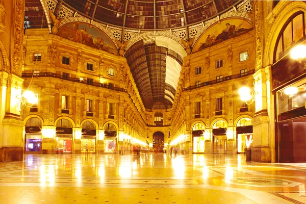 Vittorio emanuele galerie genomen in Milaan, Italië — Stockfoto