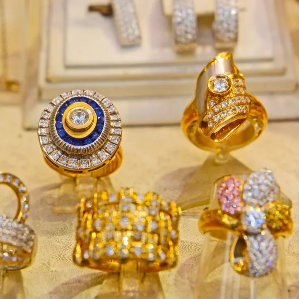 Turkish jewelry Store in istanbul - rings — Stock Photo, Image