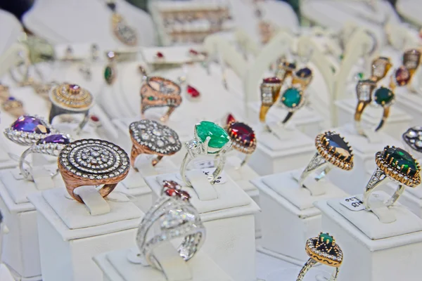 Turkish jewelry Store in istanbul - rings — Stock Photo, Image