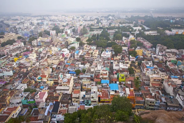 Colorful homes in crowded Indian city Trichy — Stock Photo, Image