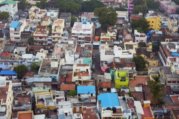 Colorful homes in crowded Indian city Trichy — Stock Photo, Image