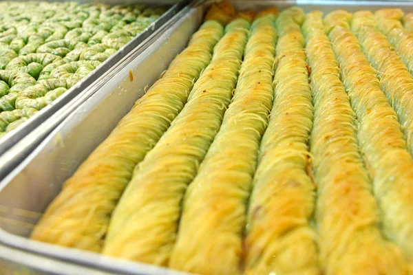 The baklava (a dessert made of thin pastry, nuts, and honey) — Stock Photo, Image