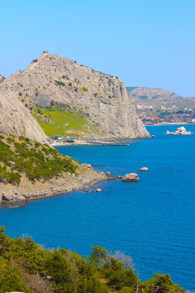 Geweldig landschap van de Zwarte Zee en de berg karadag op de Krim, Oekraïne — Stockfoto