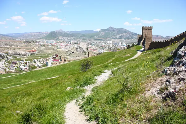 Echte Festung in Sudak, aufgenommen auf der Krim, Ukraine, Mai — Stockfoto