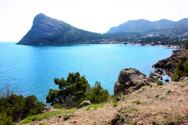 Paesaggio sorprendente del Mar Nero e la montagna di Karadag in Crimea, Ucraina — Foto Stock