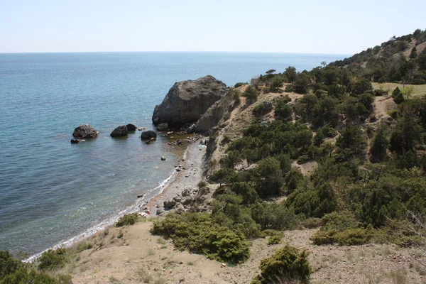 Удивительный пейзаж Черного моря и горы Карадаг в Крыму, Украина — стоковое фото