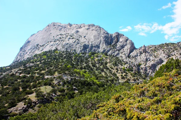 A paisagem das montanhas da Crimeia tomada na Ucrânia em Sudak — Fotografia de Stock