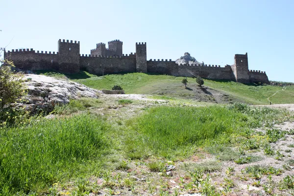 Настоящая крепость в Судаке, взятая в Крыму, Украина — стоковое фото