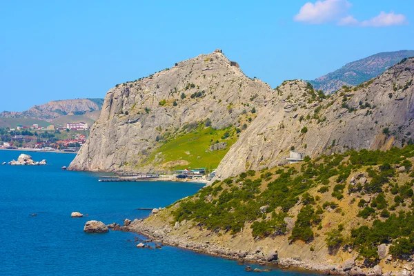 黑海与卡拉达格山在乌克兰克里米亚的神奇景观 — 图库照片