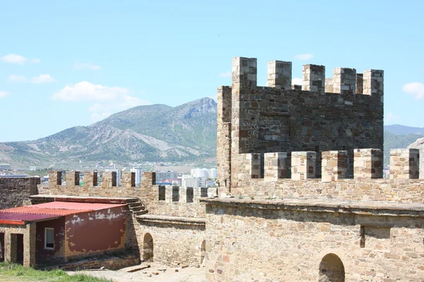 Fortaleza genuina en Sudak tomada en Crimea, Ucrania, mayo —  Fotos de Stock