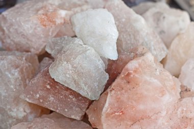 Himalaya mineral pembe tuz piyasada bir yumru