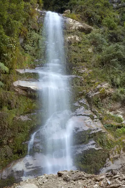 Pequenas cachoeiras no vale do Himalaia - Nepal, Himalaia — Fotografia de Stock